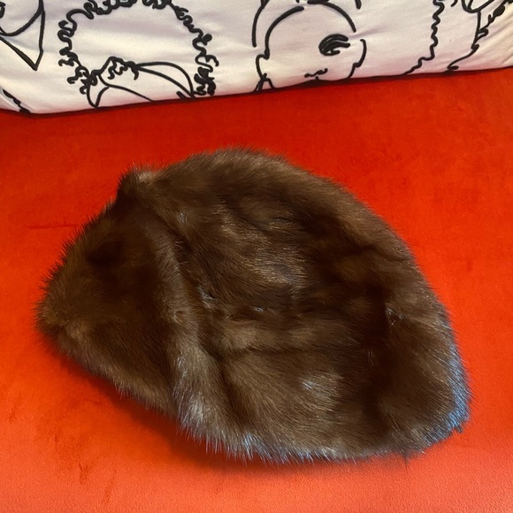 Reggi of Wilshire Vintage genuine mink hat